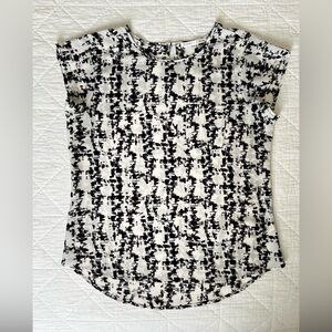 Violet & Claire Black and White Abstract Blouse